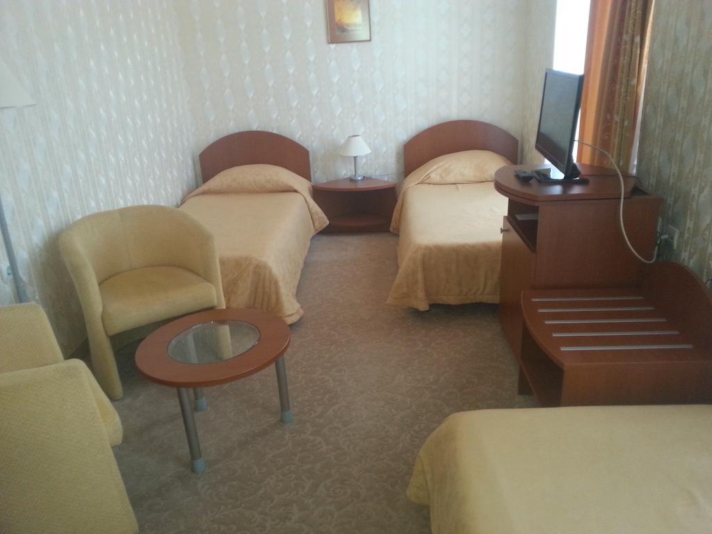 Hotel Perperikon Kŭrdzhali Quarto foto