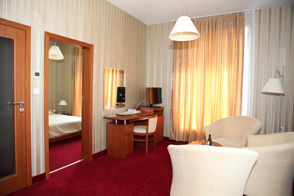 Hotel Perperikon Kŭrdzhali Quarto foto