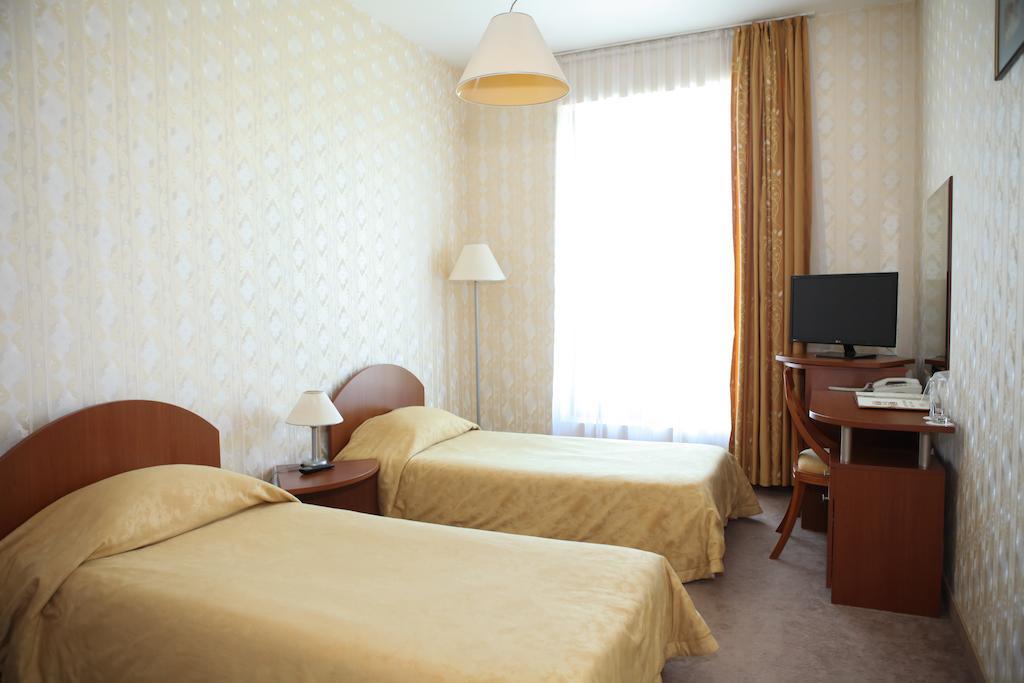Hotel Perperikon Kŭrdzhali Quarto foto